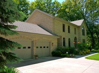 3020 Wildwood Dr, Bay City, MI 48706