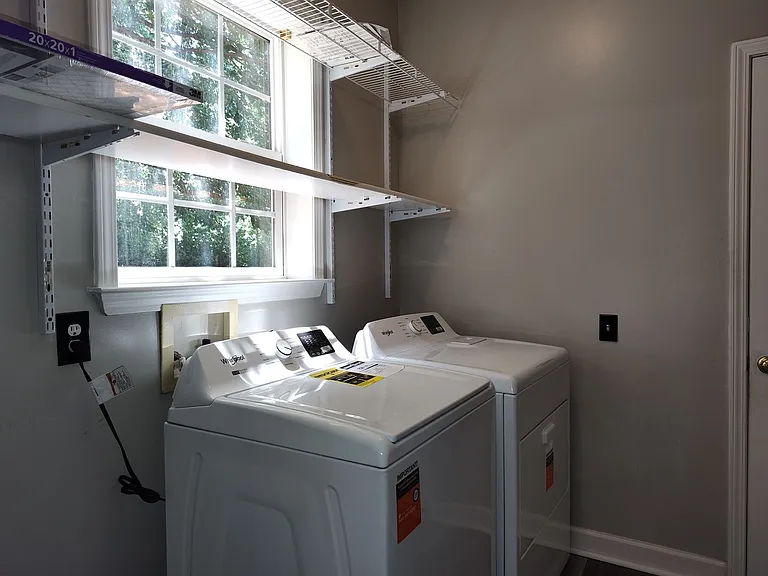 4018 Manor House Dr — Photo 32