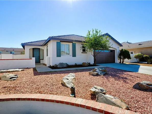 329 Sparkler Ln, Perris, CA 92571