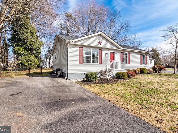2nd image of 40416 Wolfe Dr