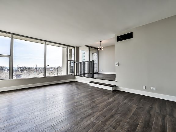 5th image of 3200 N Lake Shore Dr APT 401