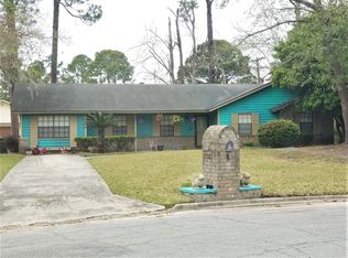 8 Williamsburg Ct, Savannah, GA 31419