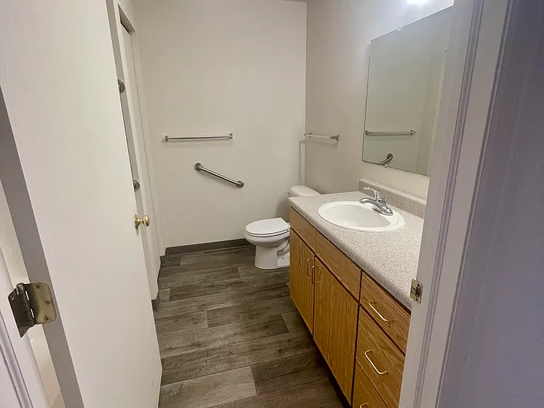 Hawks Ridge Apartments — Photo 6