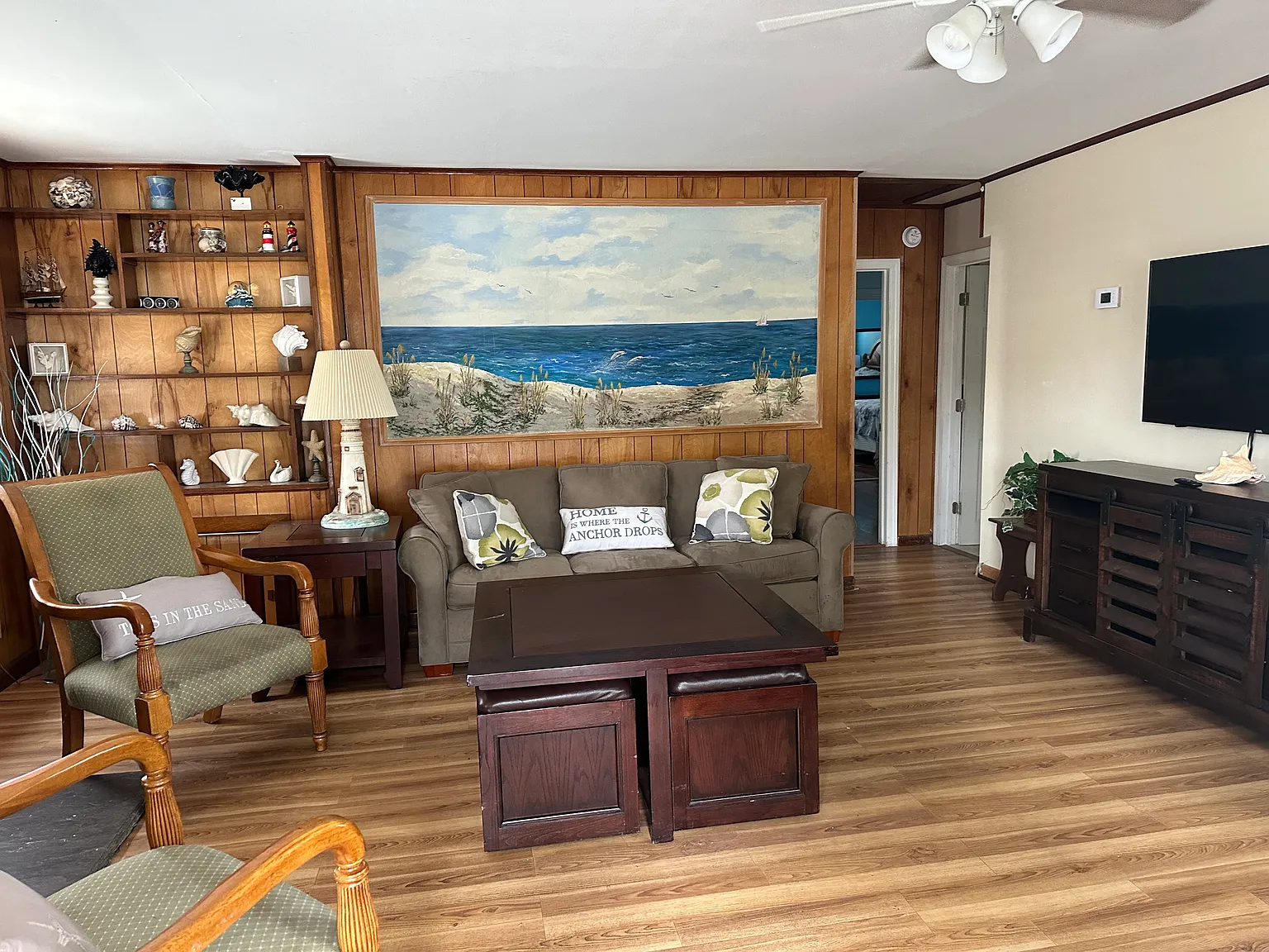4 bed, 1.5 bath, 1232 sqft, $9,500 — Photo 2