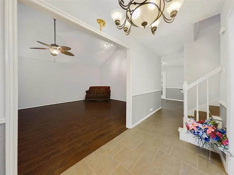12406 Sarti St — Photo 5