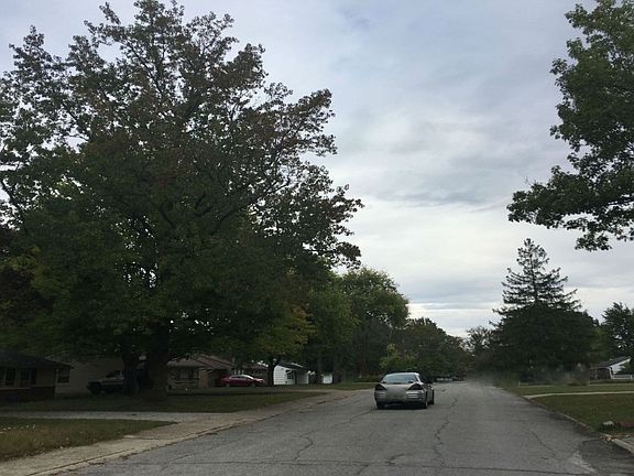 4th image of 5894 Meadowlark Dr