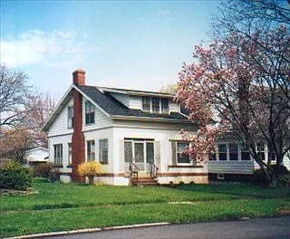 221 42nd St photo 1