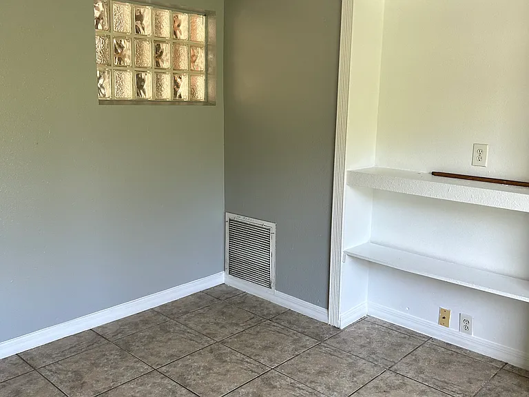 2310 Wood St — Photo 10