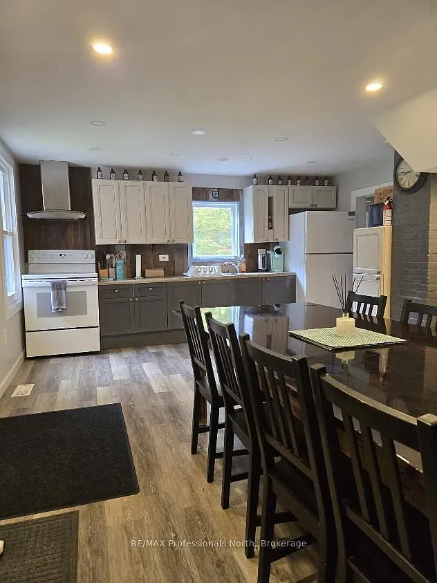 3 bed, $3,000 — Photo 2