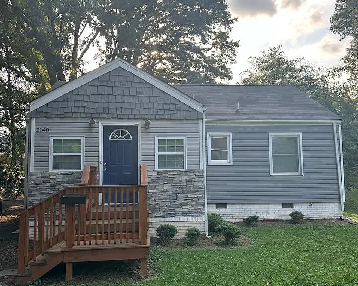 2140 Highland St — Photo 13
