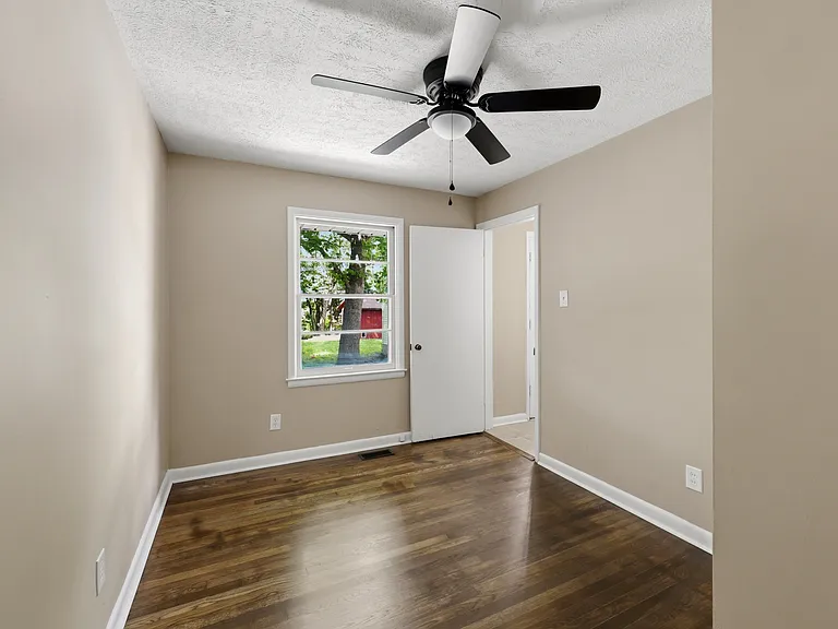 141 Zandale Dr — Photo 13