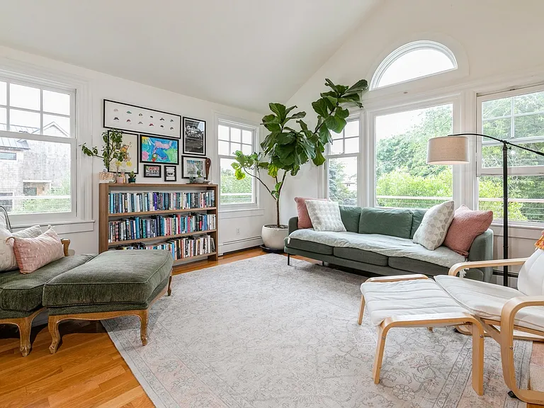 17 S Geneva Ct — Photo 7