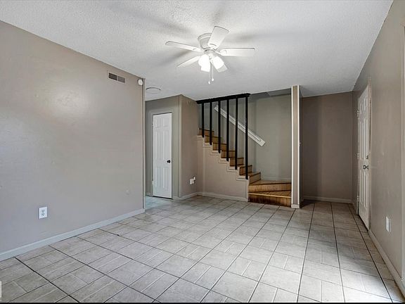 3rd image of 1813 Cedar Hts