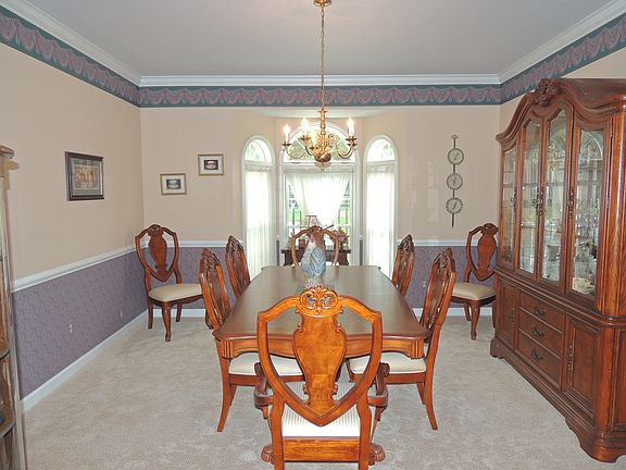 5th image of 17473 Berkshire Dr