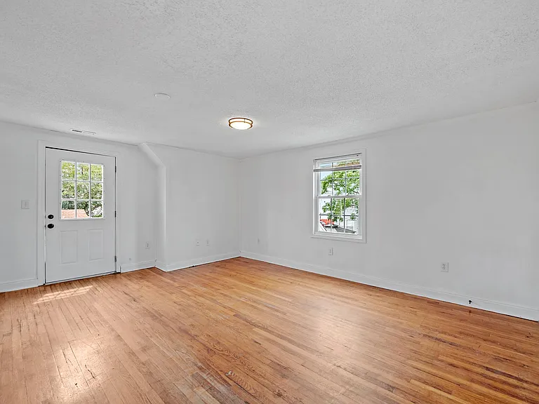 1345 Bayville Ct #2 — Photo 5