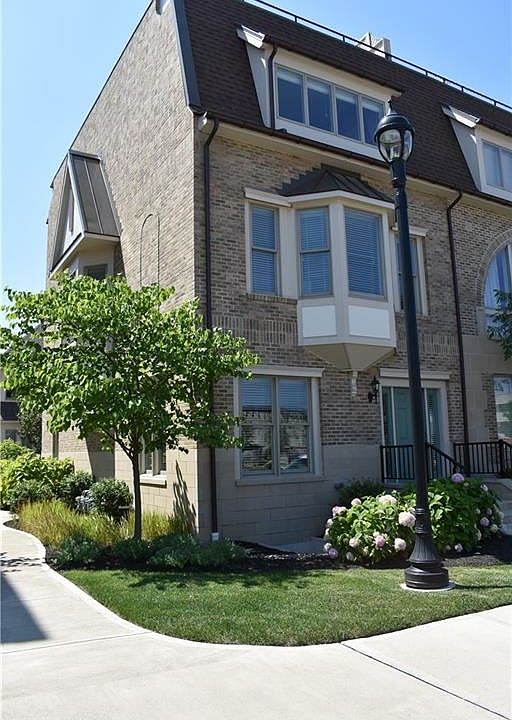 1st image of 152 Vine St #65