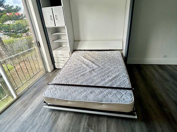 5th image of 3690 Inverrary Dr APT 2M