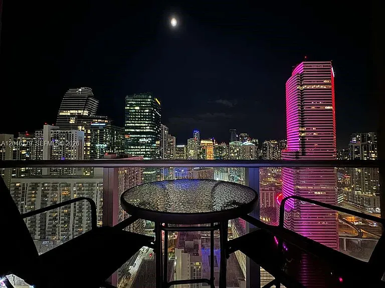151 SE 1st St #Penthouse 07 — Photo 14