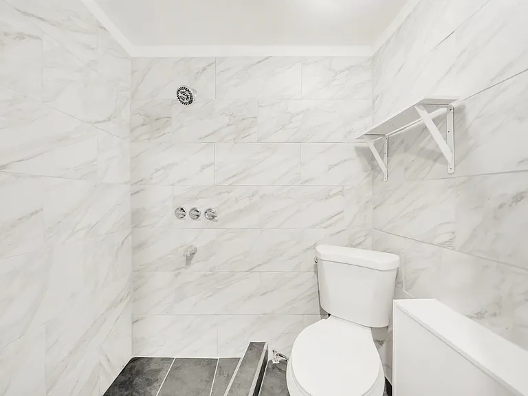 127 Riverside Ave — Photo 4