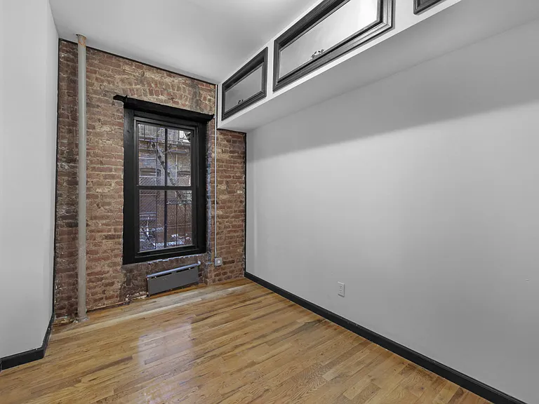346 E 13th St #4 — Photo 12