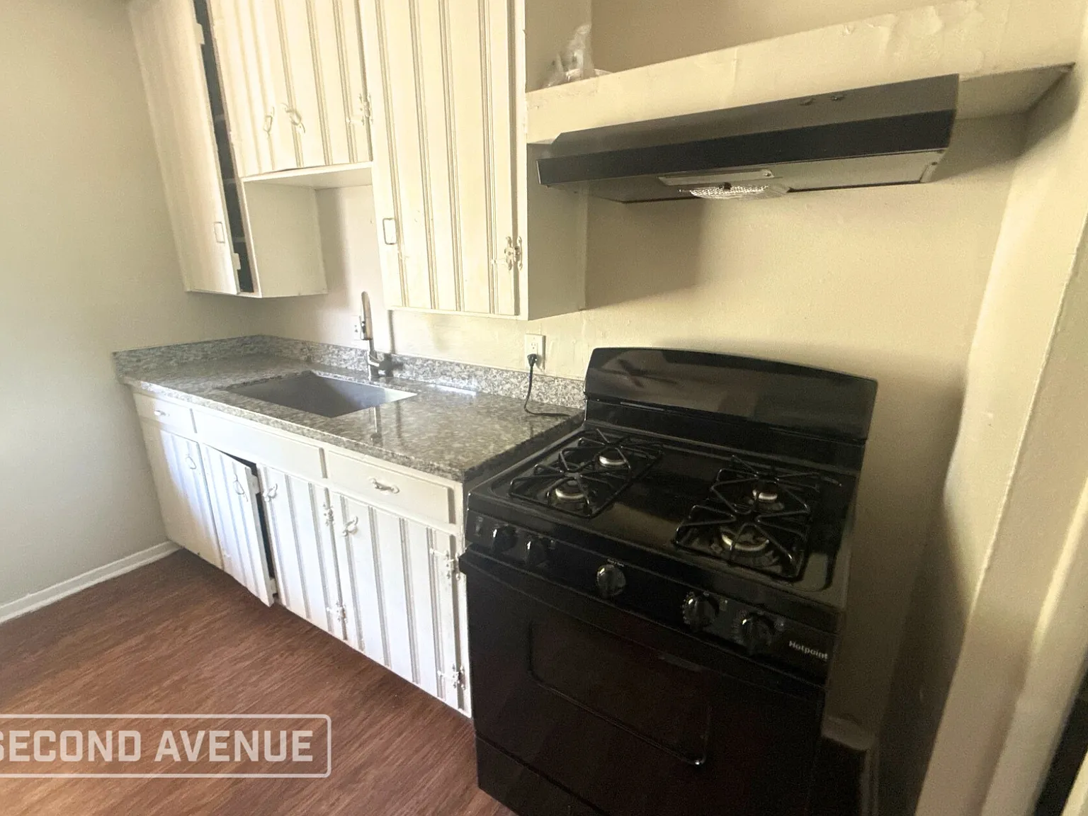 3 bed, 1.0 bath, 992 sqft, $1,295 — Photo 4