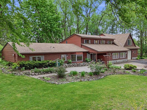 2nd image of 639 Barbara Ln