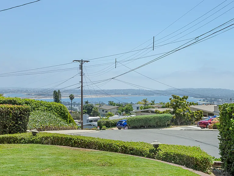 5075 San Joaquin Dr — Photo 10