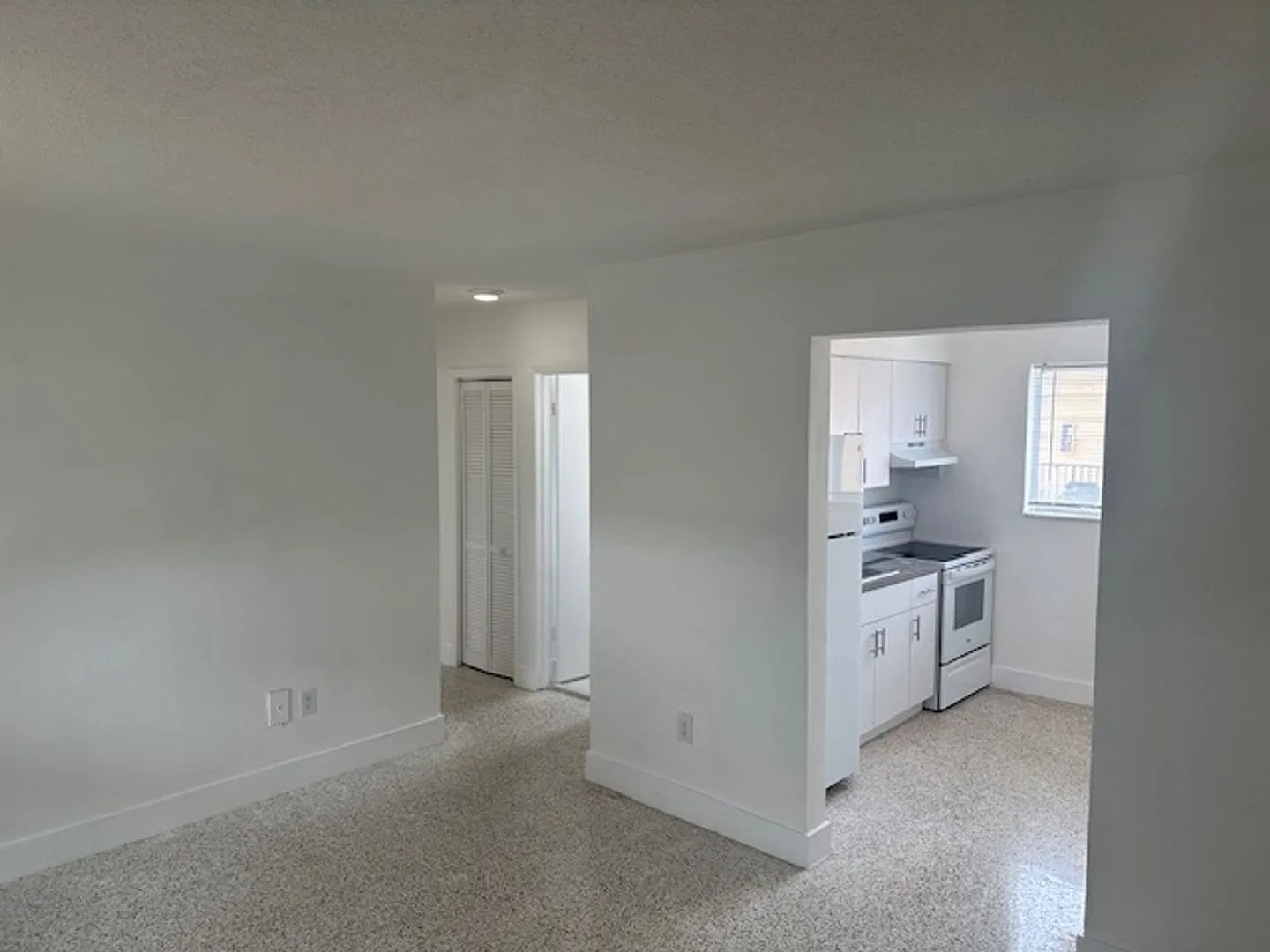 2 Bed/ 1 Bath in Little Havana — Photo 4