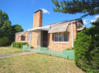 214 N Hamilton St, Sullivan, IL 61951