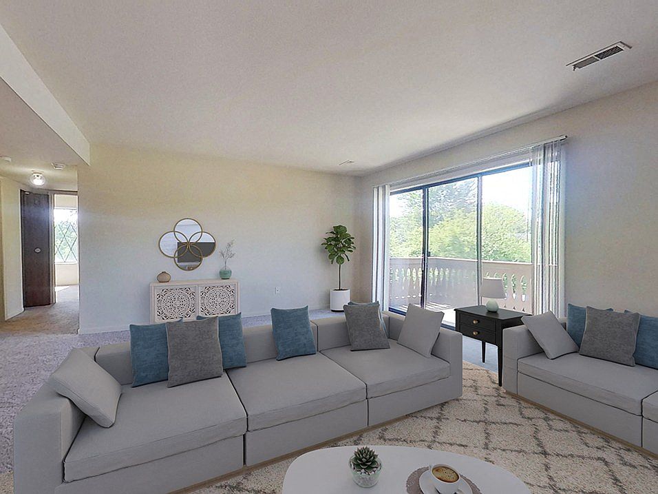 Large Patio/Balcony!