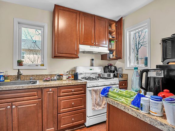 5th image of 1721-1725 Prospect Ave