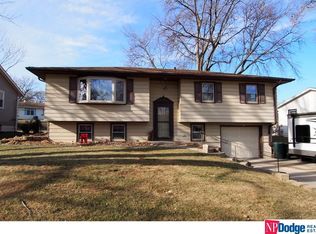 6710 S 82nd St, Ralston, NE 68127