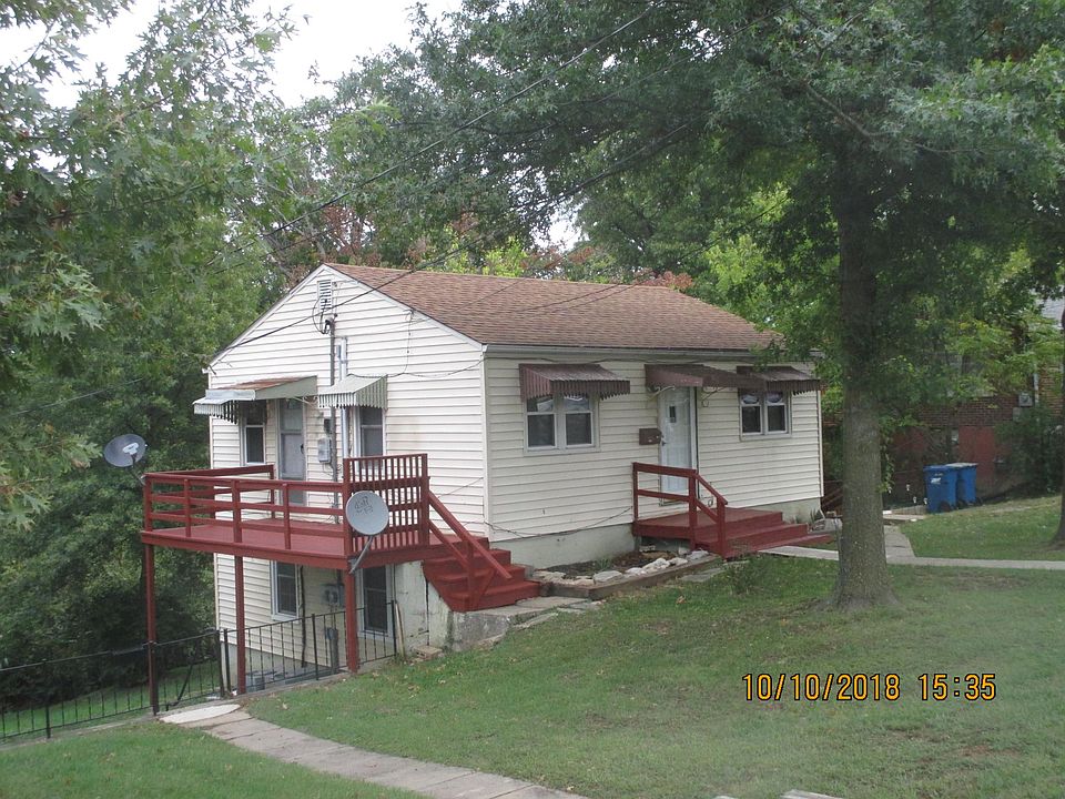 Street view of the apartment