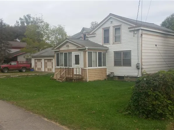 17 Chapel St, Almond, NY 14804