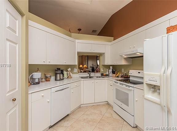 2nd image of 106 Sausalito Dr