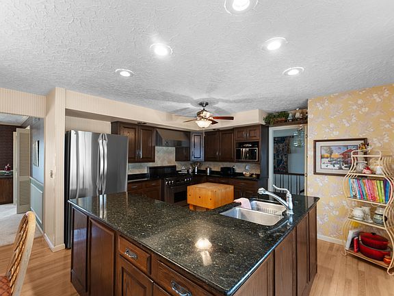 3rd image of 6026 95th Ave W