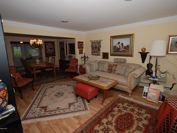 2nd image of 2 Westport Dr