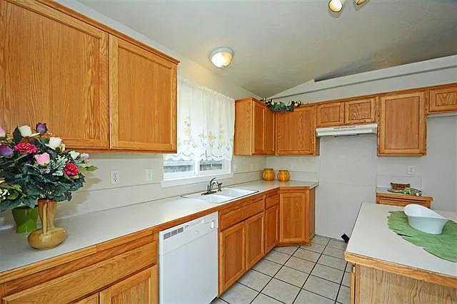 31 N State St — Photo 14