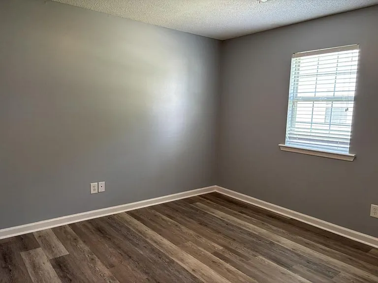 108 Georgetown Blvd — Photo 10