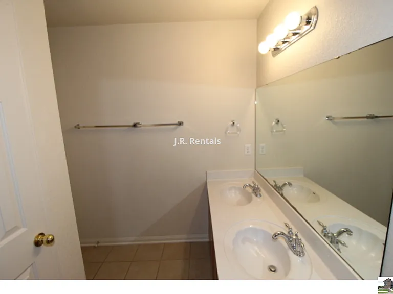 5611 Bertha Dr — Photo 68