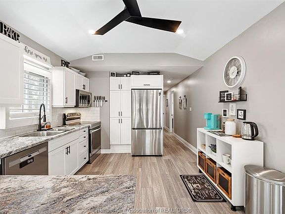 5th image of 23 Sutton Ct