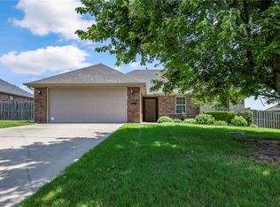 211 Jones St, Lowell, AR 72745