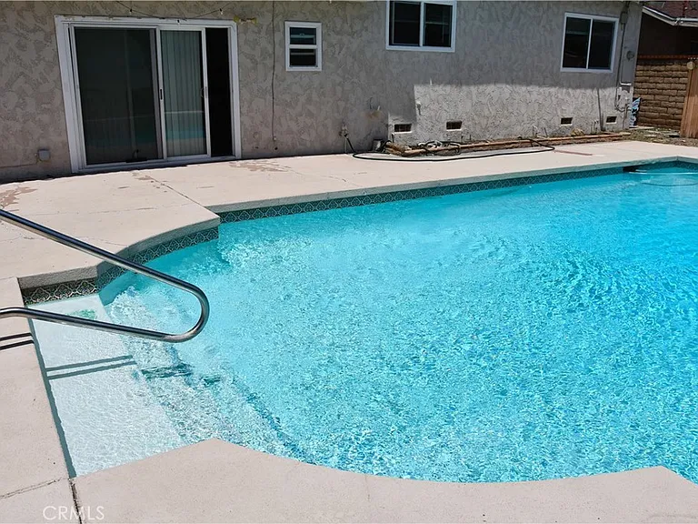 522 E Collins Ave — Photo 63