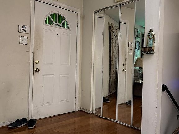 2nd image of 308 Willow Hill Pl