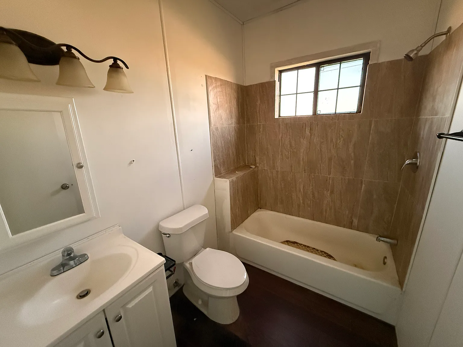2 bed, 900 sqft, $766 — Photo 3