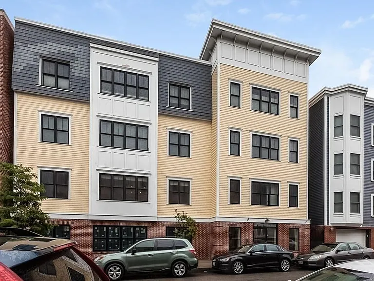 360 W 2nd St #1 — Photo 2