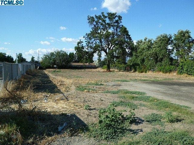 2nd image of 1034 W Olive Ave