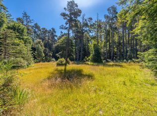 32401 Creekside Ln, Fort Bragg, CA 95437