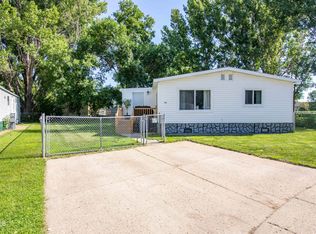 302 Buckingham Pl, Bismarck, ND 58504