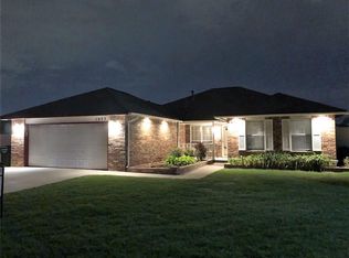 1925 Bluejay Ct, Moore, OK 73160